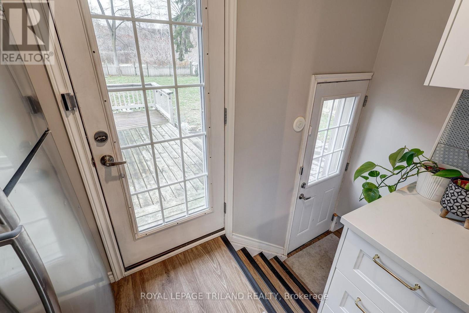 Photo 22 of 37 for 103 Springbank Drive