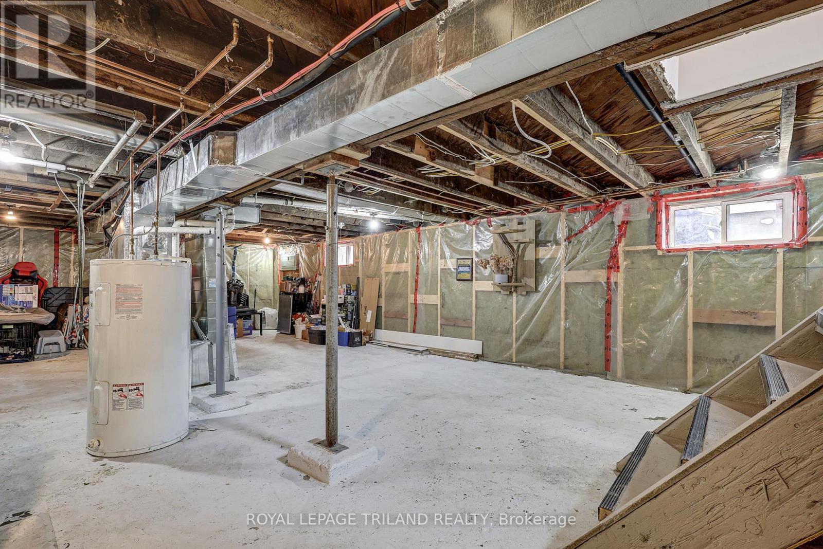 103 Springbank Drive, London South, Ontario N6J 1E5 - Photo 24 - X12549480