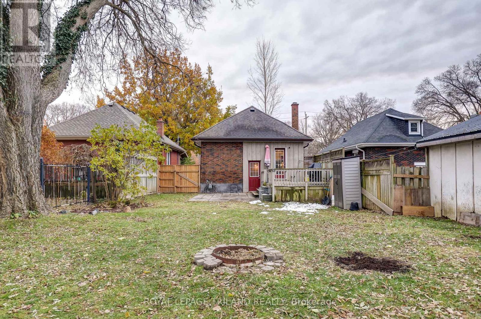 103 Springbank Drive, London South, Ontario N6J 1E5 - Photo 31 - X12549480