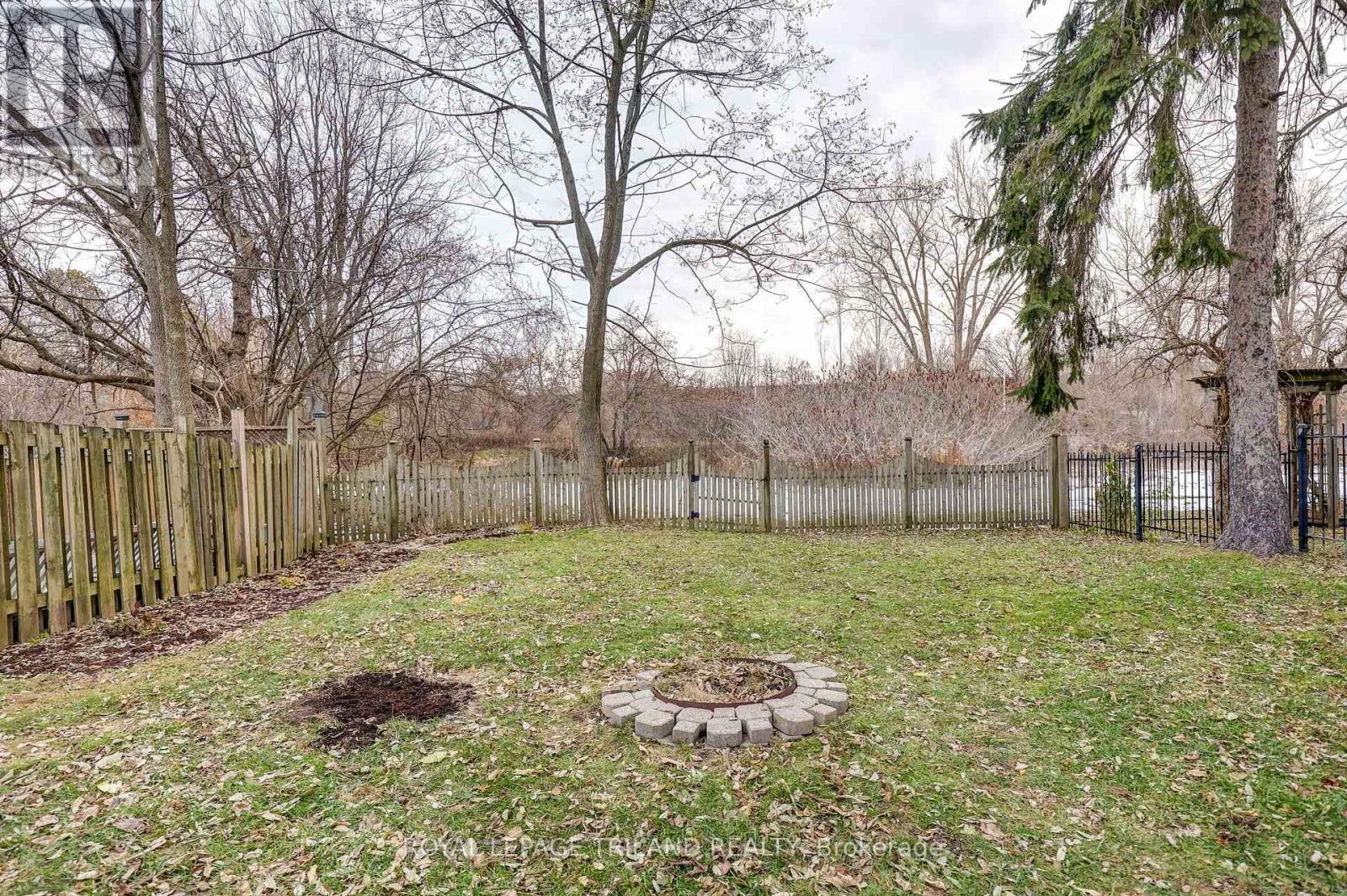 103 Springbank Drive, London South, Ontario N6J 1E5 - Photo 34 - X12549480