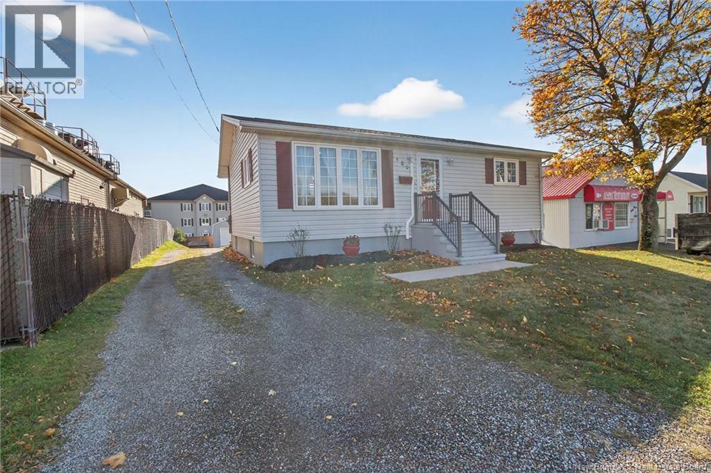 500 Champlain, Dieppe, New Brunswick  E1A 1P4 - Photo 3 - NB128261