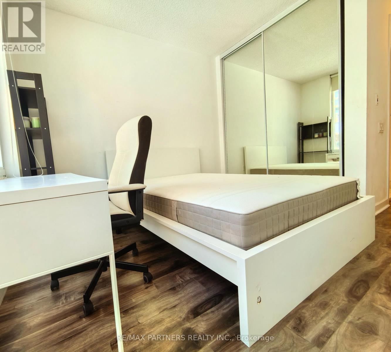 1202 - 85 Bloor Street, Toronto, Ontario  M4W 1B4 - Photo 6 - C12549490