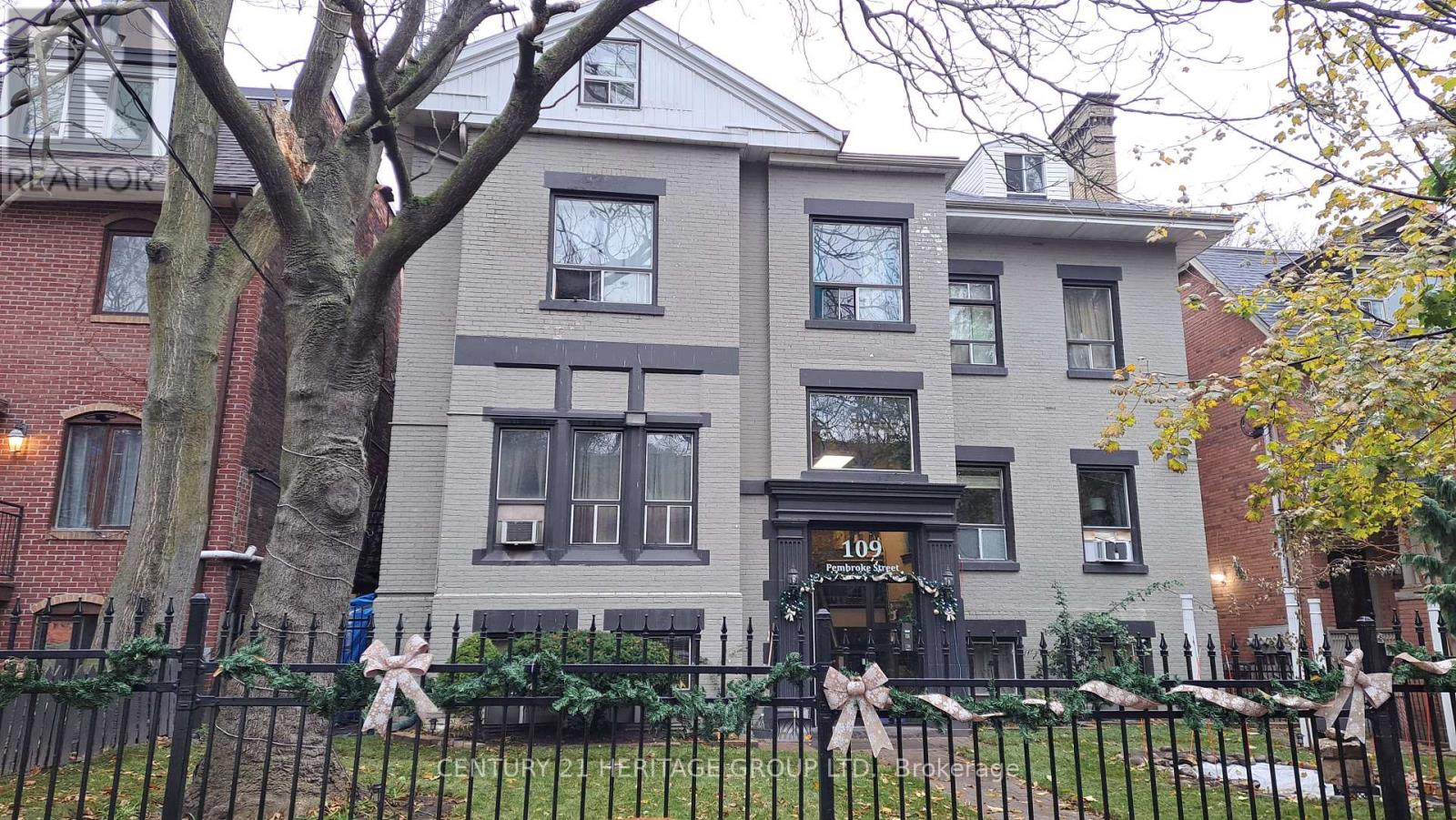 109 Pembroke Street, Toronto, Ontario  M5A 2N9 - Photo 3 - C12549492