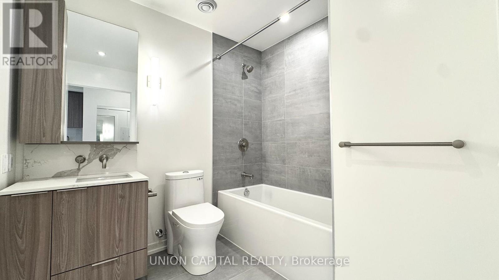1608 - 110 Broadway Avenue, Toronto, Ontario  M4P 1V7 - Photo 3 - C12549500