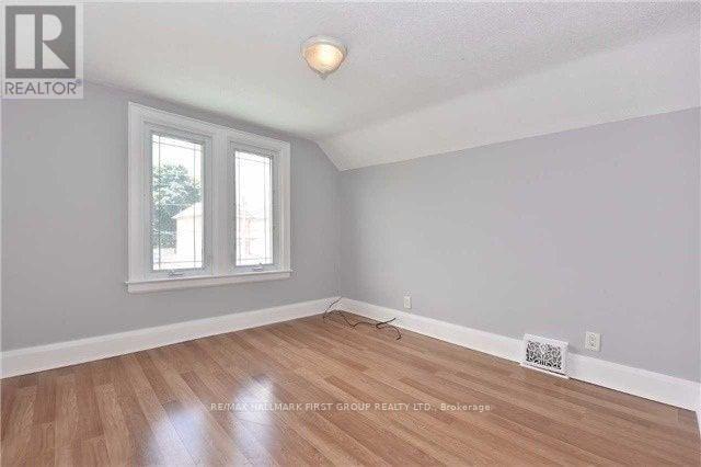 Upper - 93 Park Road S, Oshawa, Ontario  L1J 4G7 - Photo 12 - E12549486