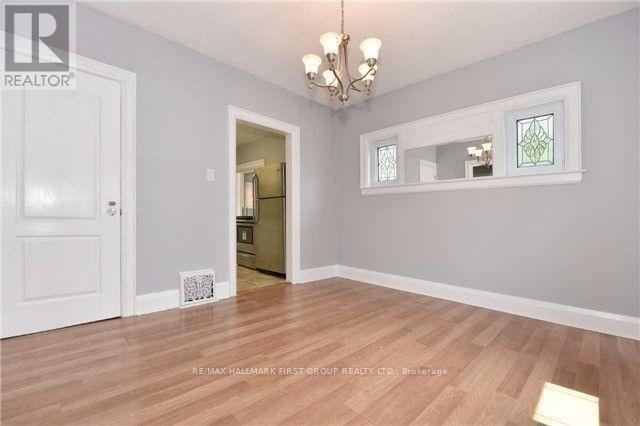 Upper - 93 Park Road S, Oshawa, Ontario  L1J 4G7 - Photo 9 - E12549486