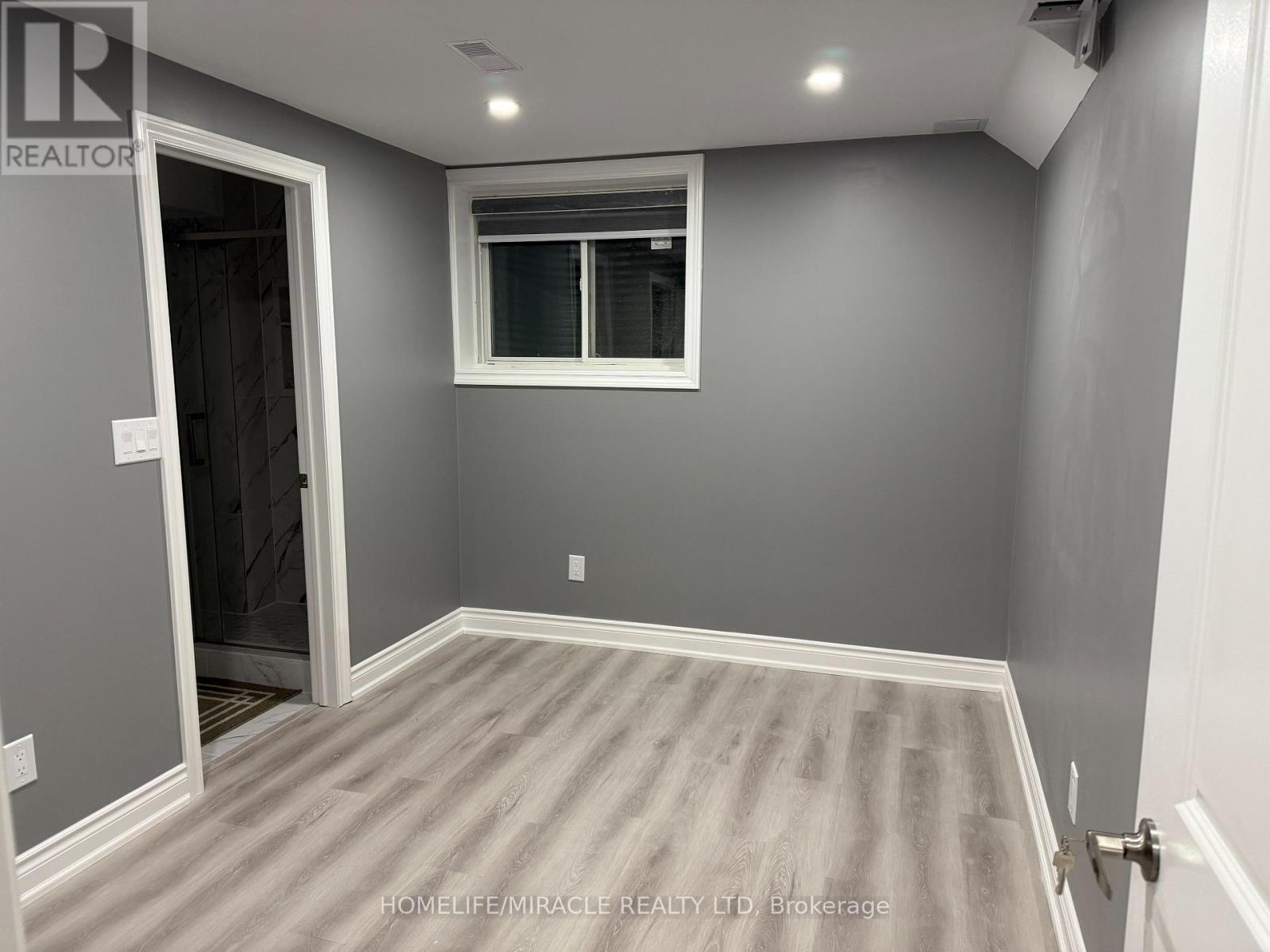 Lower - 7 Louise Crescent, Whitby, Ontario  L1P 0J8 - Photo 10 - E12549498