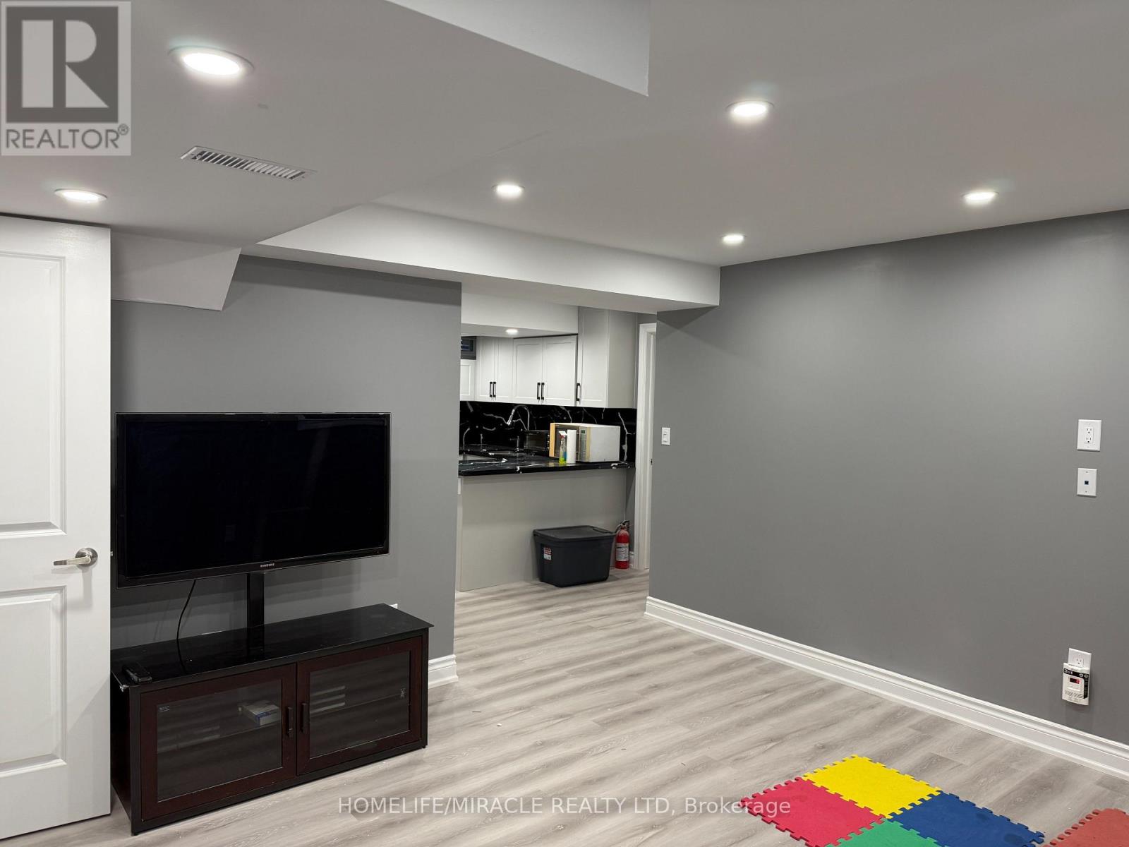 Lower - 7 Louise Crescent, Whitby, Ontario  L1P 0J8 - Photo 4 - E12549498