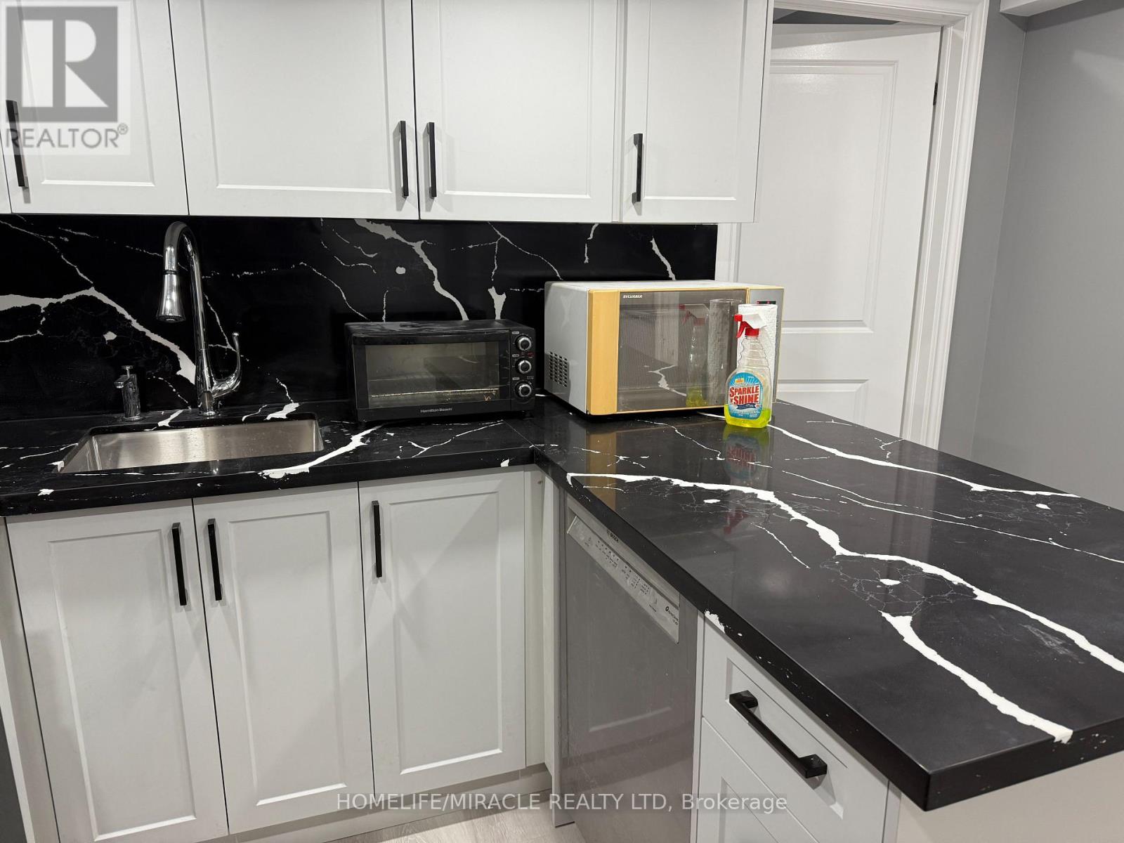 Lower - 7 Louise Crescent, Whitby, Ontario  L1P 0J8 - Photo 8 - E12549498