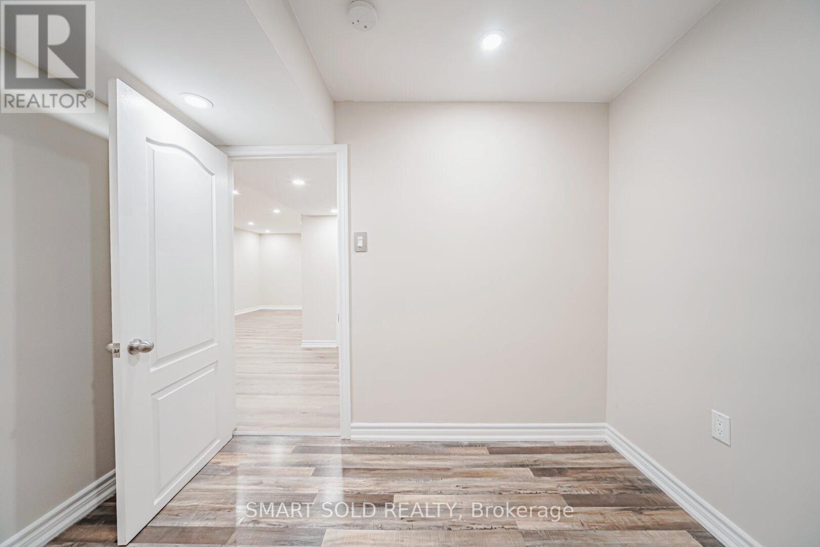 60 Steepleview Crescent, Richmond Hill, Ontario  L4C 9R3 - Photo 44 - N12535584