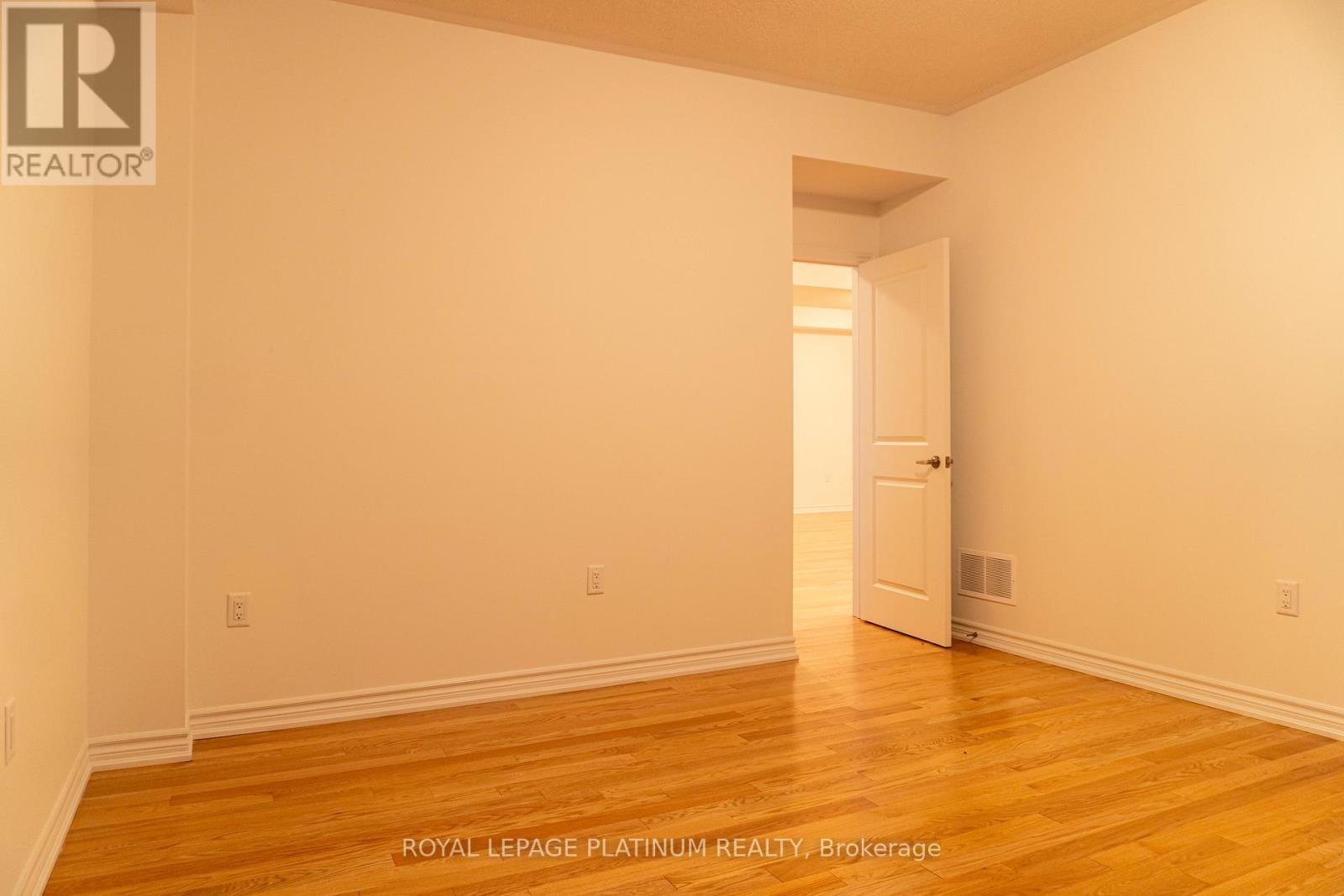 434 Vandusen Avenue, Southgate, Ontario  N0C 1B0 - Photo 9 - X12541464