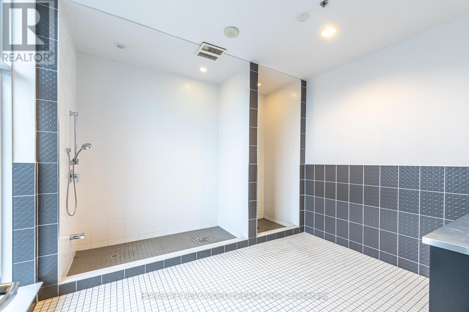 1512 - 65 Speers Road, Oakville, Ontario  L6K 0J1 - Photo 14 - W12549476