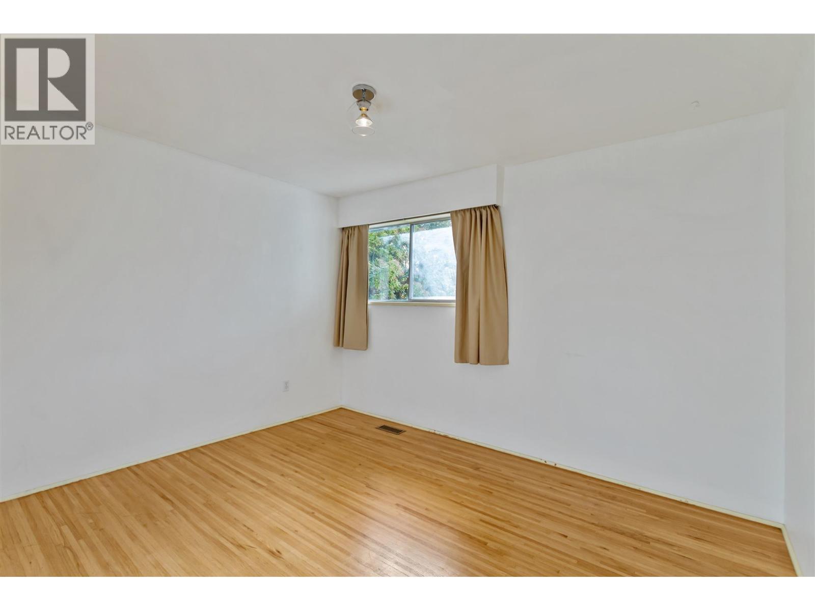 1615 Adanac Street, Vancouver, British Columbia  V5L 2C7 - Photo 10 - R3067562