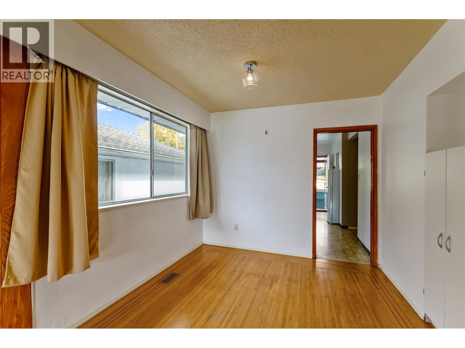 1615 Adanac Street, Vancouver, British Columbia  V5L 2C7 - Photo 6 - R3067562