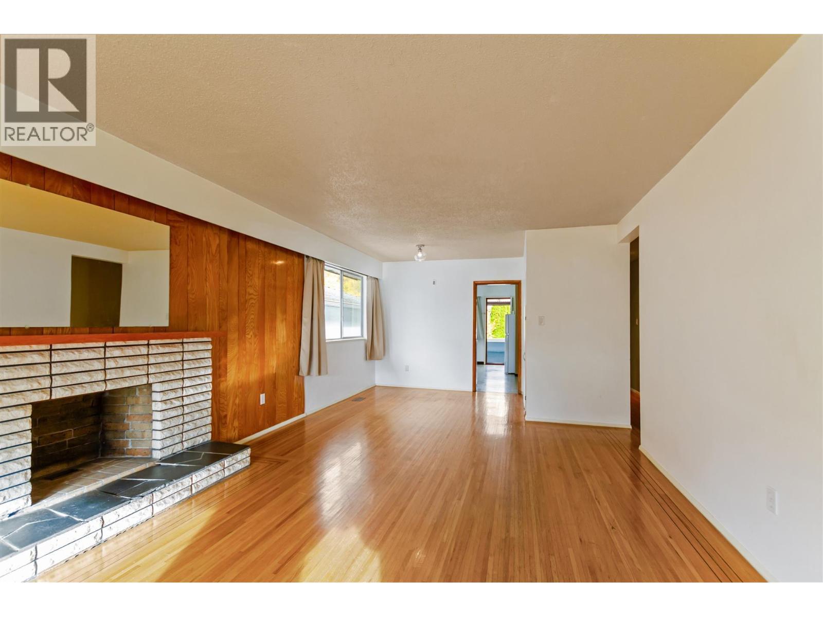 1615 Adanac Street, Vancouver, British Columbia  V5L 2C7 - Photo 4 - R3067562