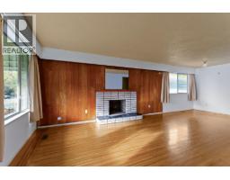 <div class="price">$1,629,000</div> 1615 Adanac Street, Vancouver<br><div style="margin-bottom:8px;"><small>RE/MAX City Realty</small></div><div class='bed_bath'>6 Bed | 2 Bath</div>