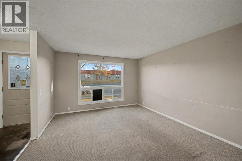 24 Hunters Gate, Okotoks, Alberta  T1S 1K9 - Photo 6 - A2269028