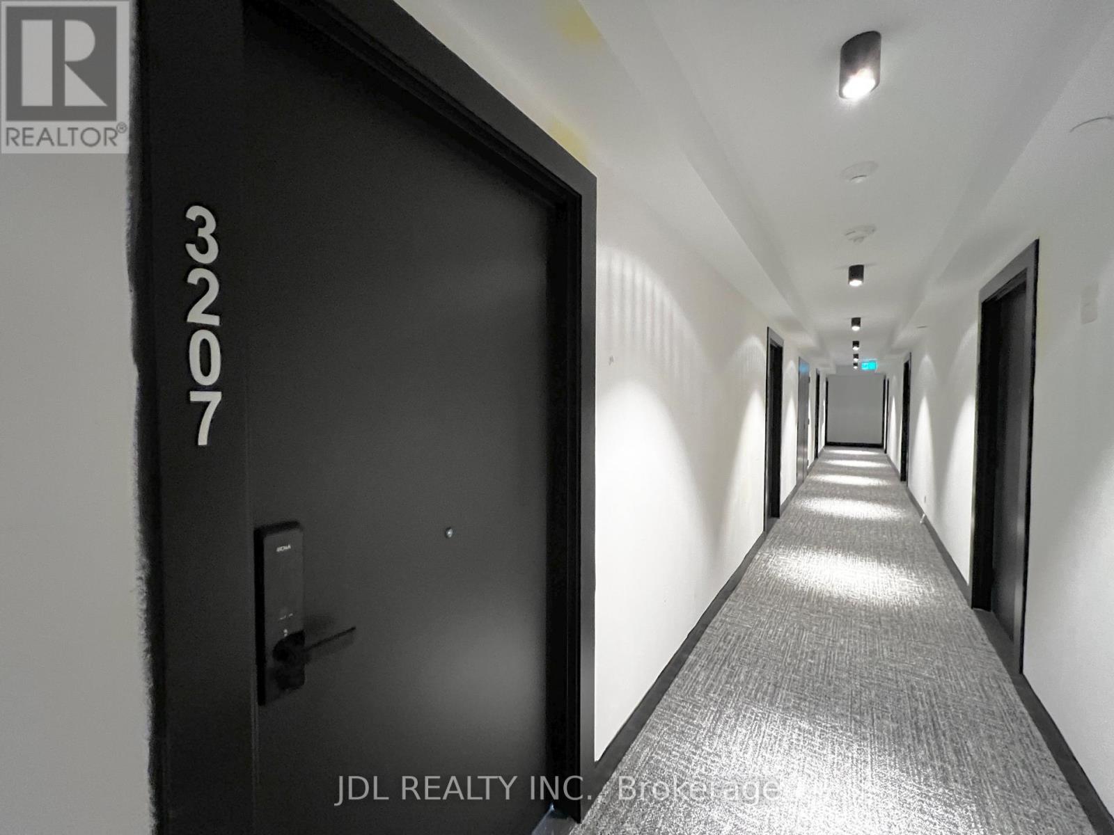 3207 - 88 Queen Street E, Toronto, Ontario  M5C 0B6 - Photo 2 - C12549528