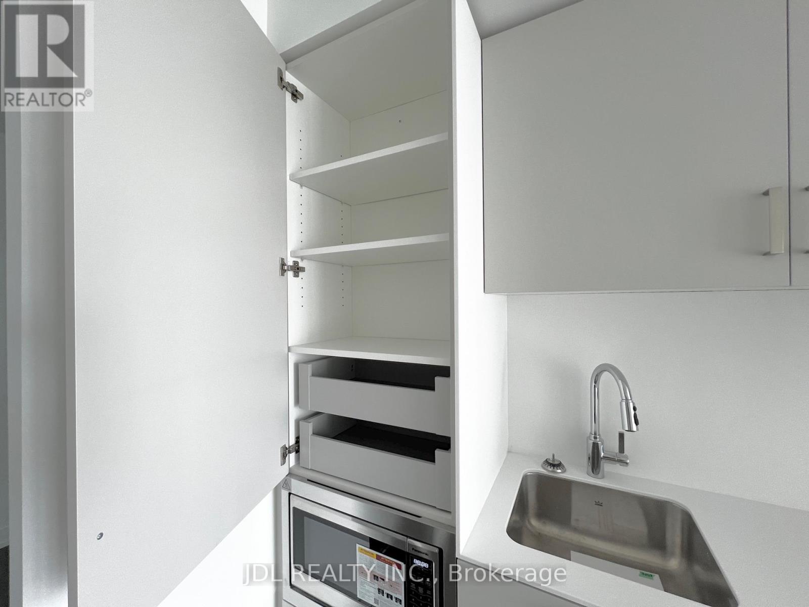 3207 - 88 Queen Street E, Toronto, Ontario  M5C 0B6 - Photo 8 - C12549528