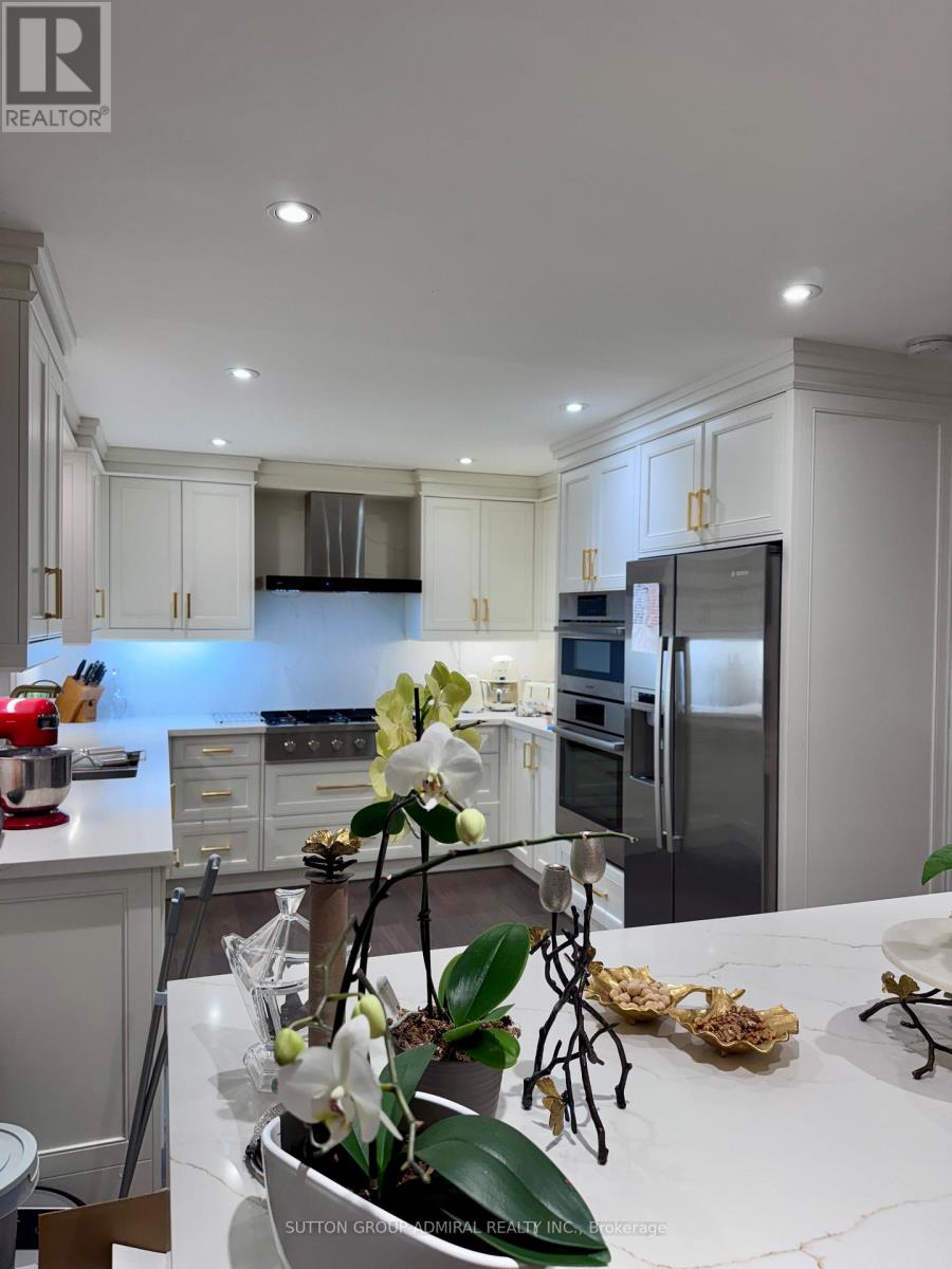 98 Golf Links Drive, Aurora, Ontario  L4G 3V3 - Photo 12 - N12549514