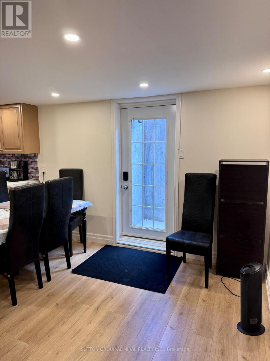 98 Golf Links Drive, Aurora, Ontario  L4G 3V3 - Photo 15 - N12549514