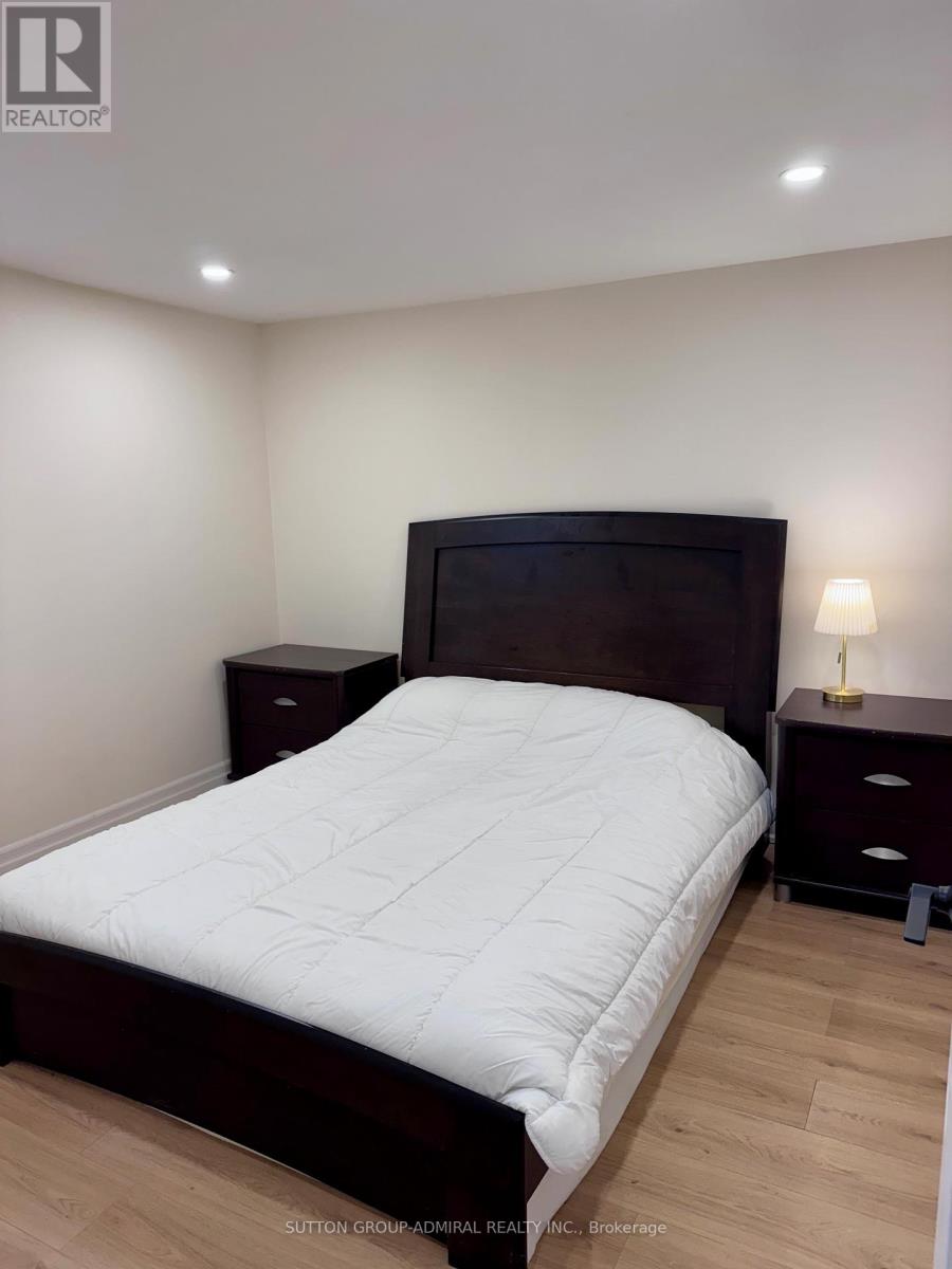 98 Golf Links Drive, Aurora, Ontario  L4G 3V3 - Photo 16 - N12549514