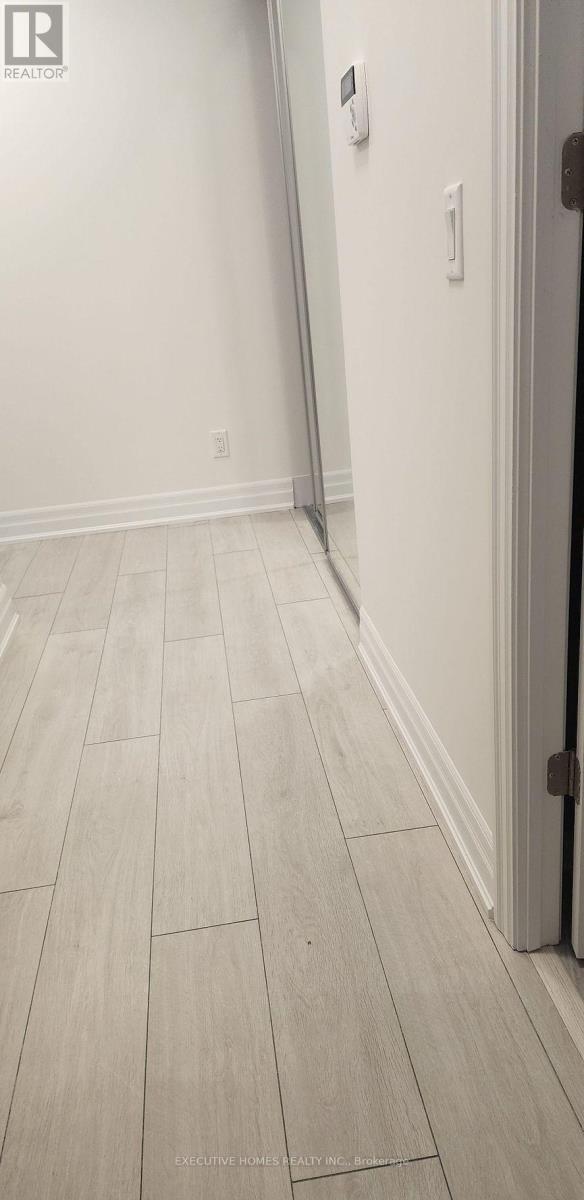 2708 - 30 Elm Dr Drive, Mississauga, Ontario  L5B 0N6 - Photo 16 - W12549518