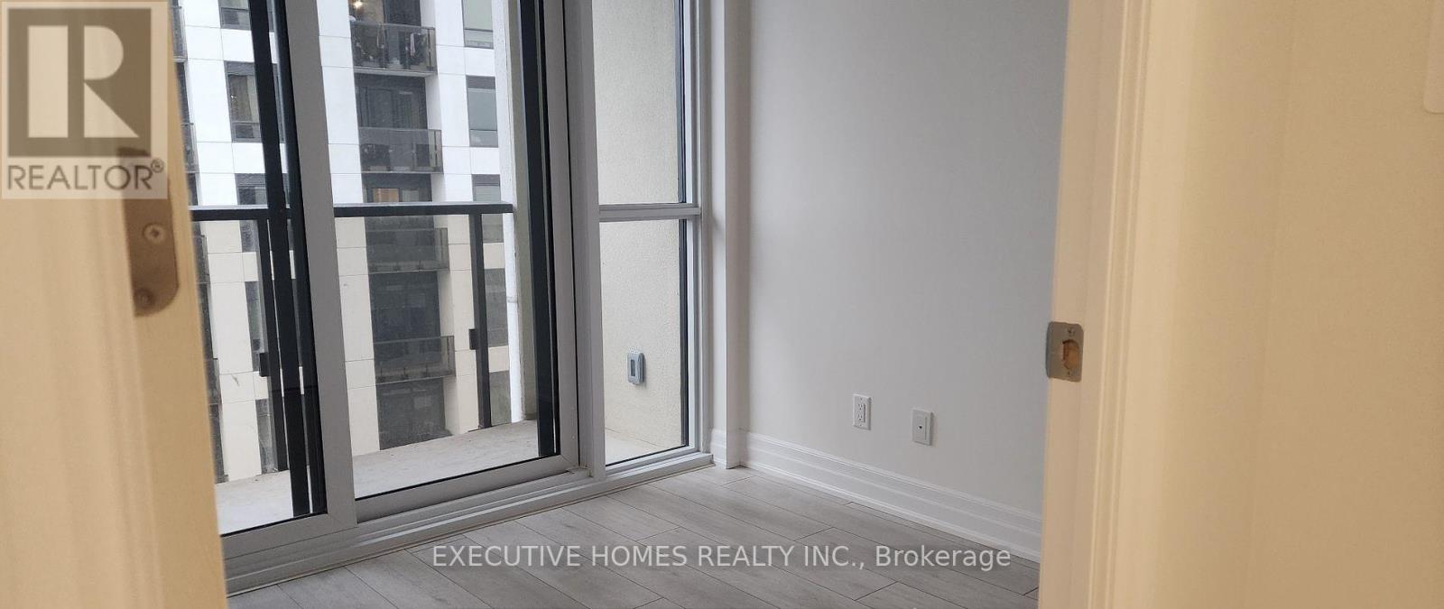 2708 - 30 Elm Dr Drive, Mississauga, Ontario  L5B 0N6 - Photo 21 - W12549518