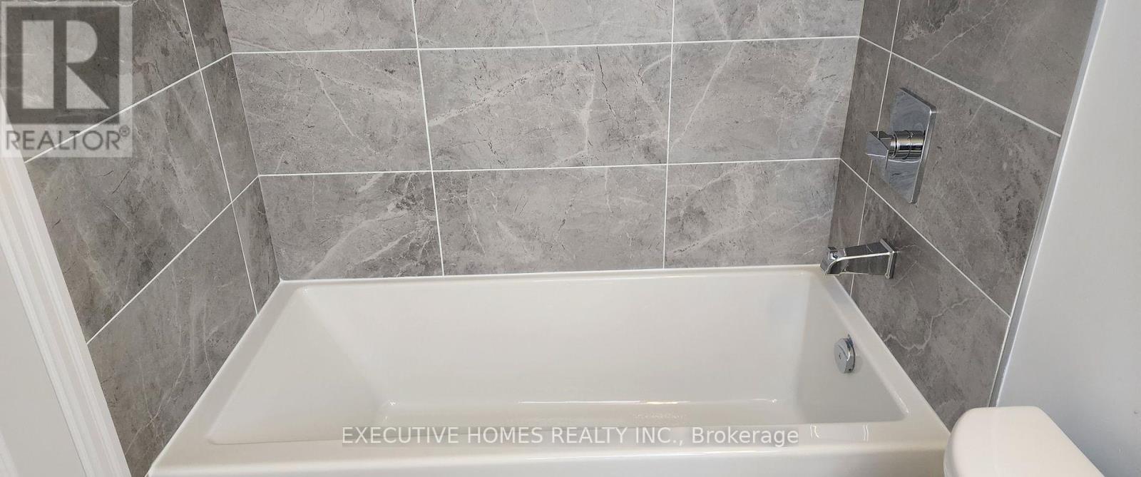 2708 - 30 Elm Dr Drive, Mississauga, Ontario  L5B 0N6 - Photo 8 - W12549518