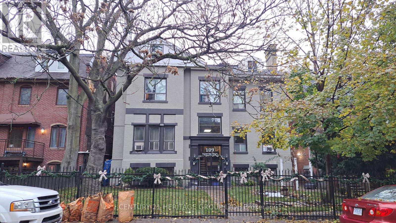 109 Pembroke Street, Toronto, Ontario  M5A 2N9 - Photo 2 - C12549492