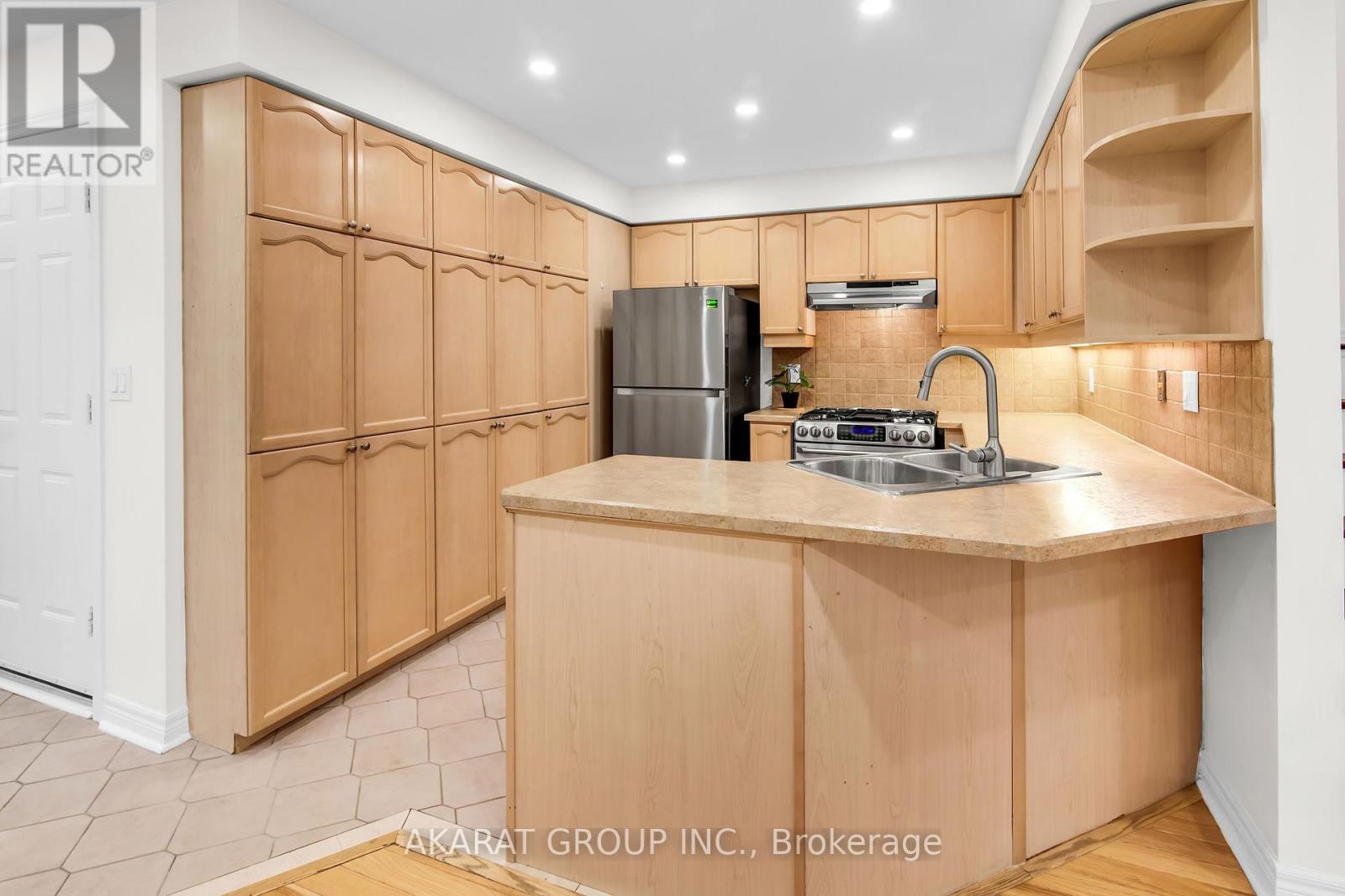 43 - 2250 Rockingham Drive, Oakville, Ontario L6H 6J3 - Photo 13 - W12523696