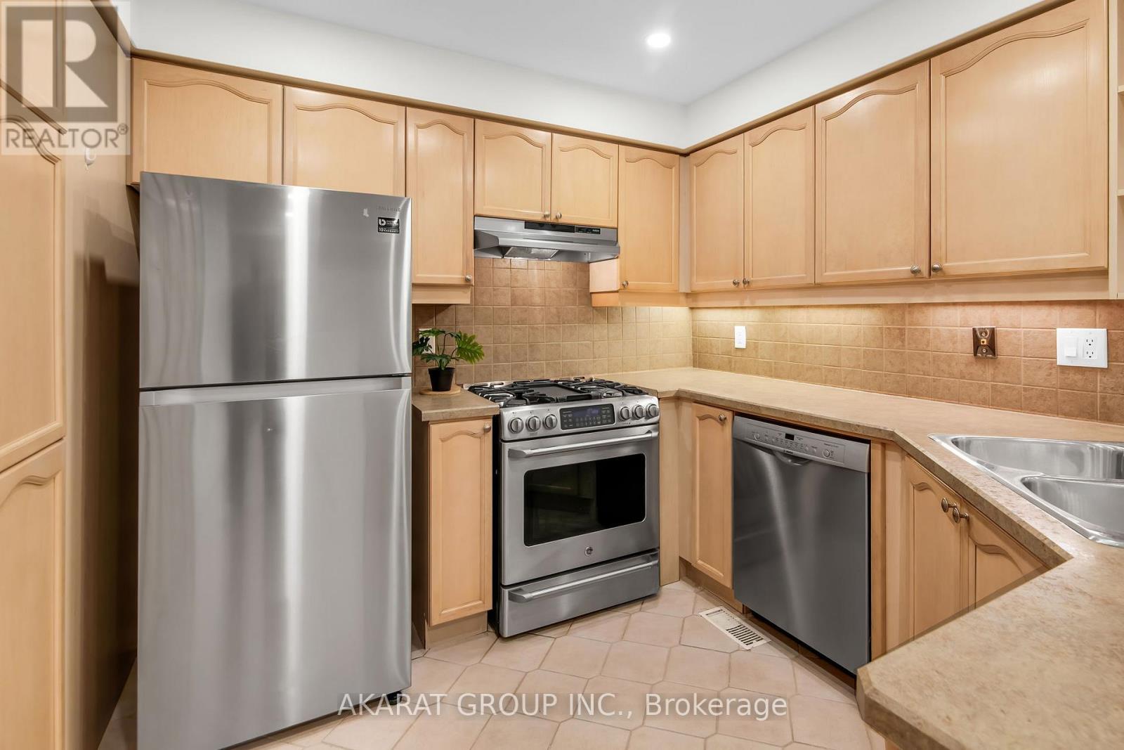 43 - 2250 Rockingham Drive, Oakville, Ontario L6H 6J3 - Photo 15 - W12523696