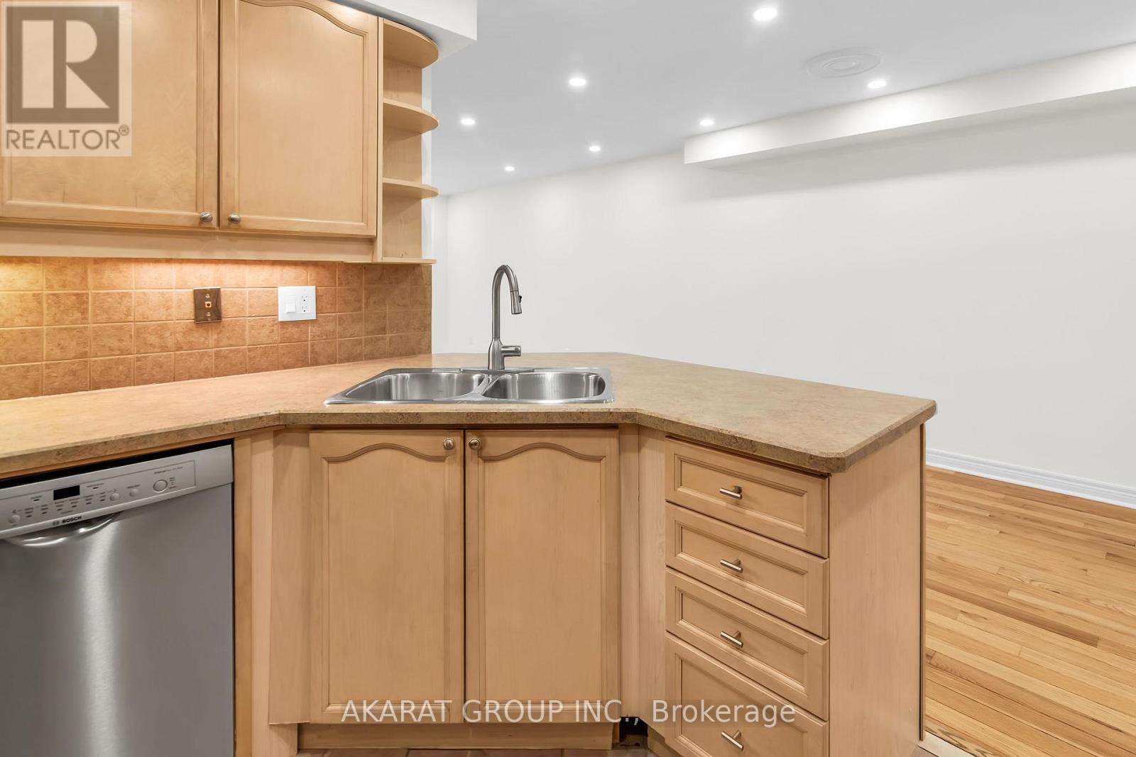 43 - 2250 Rockingham Drive, Oakville, Ontario L6H 6J3 - Photo 16 - W12523696