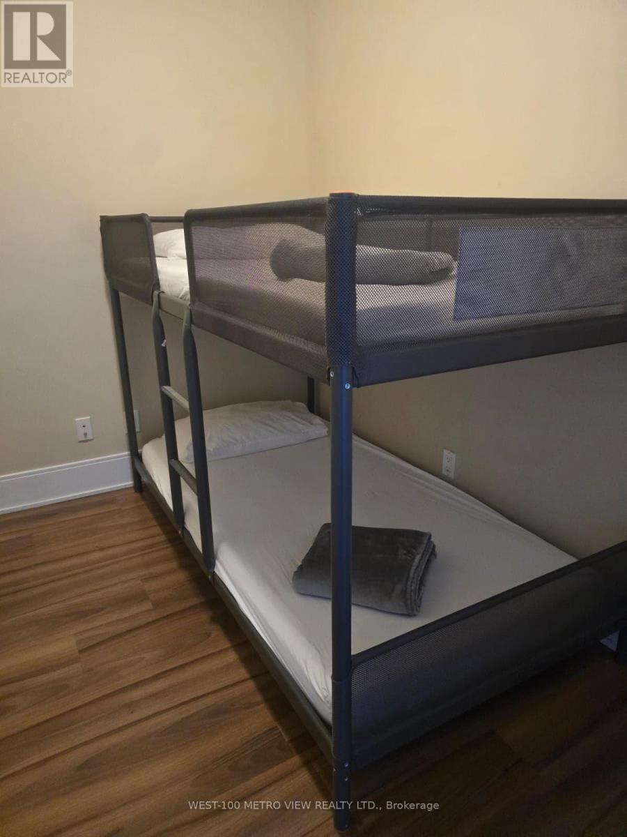 2410 - 330 Burnhamthorpe Road W, Mississauga, Ontario  L5B 3Y5 - Photo 6 - W12541118