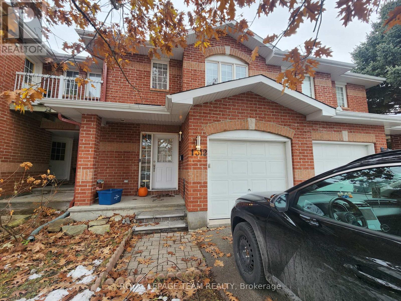 1312 Halton Terrace, Ottawa, Ontario  K2K 3K6 - Photo 2 - X12549544