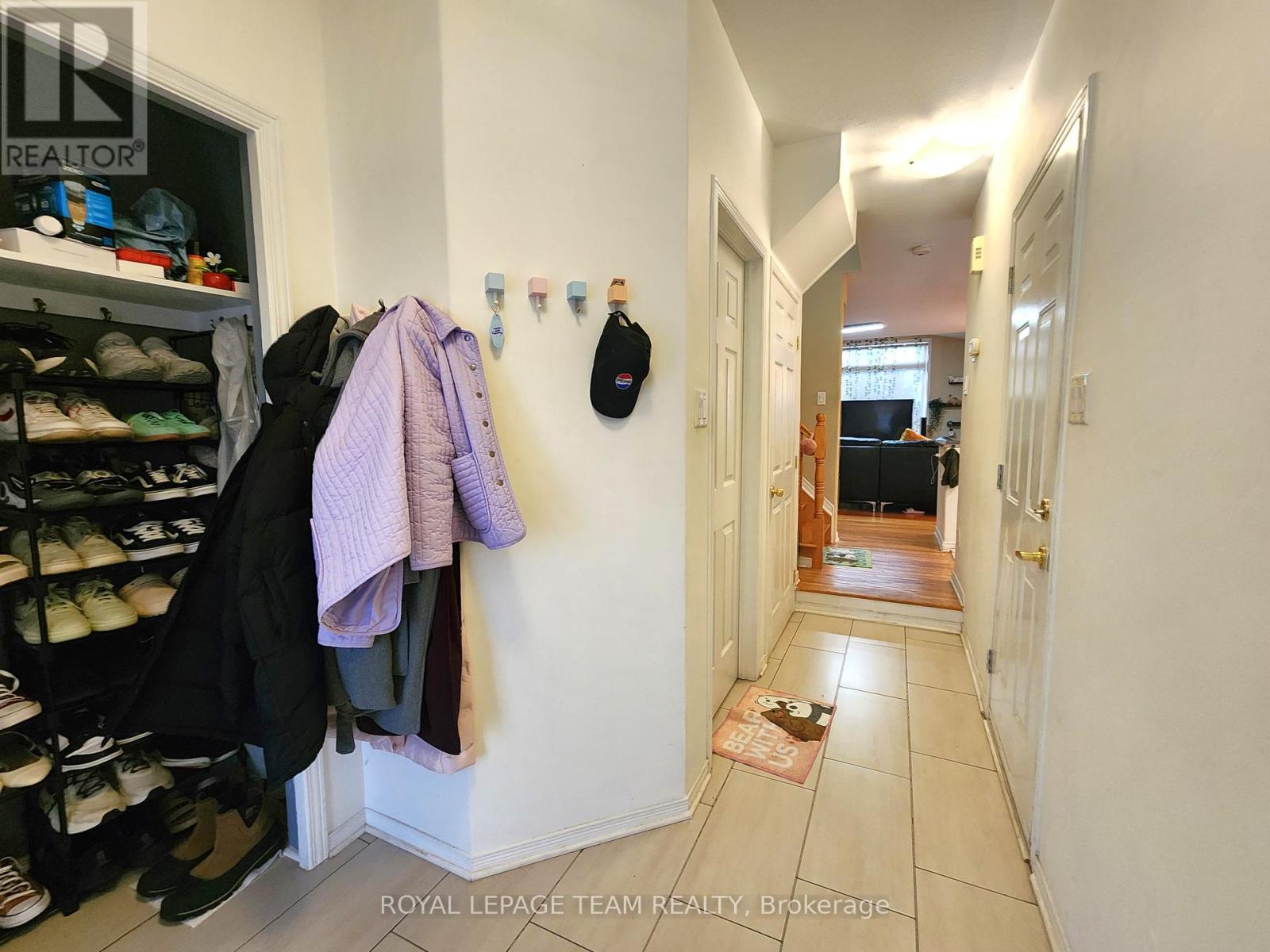 1312 Halton Terrace, Ottawa, Ontario  K2K 3K6 - Photo 3 - X12549544