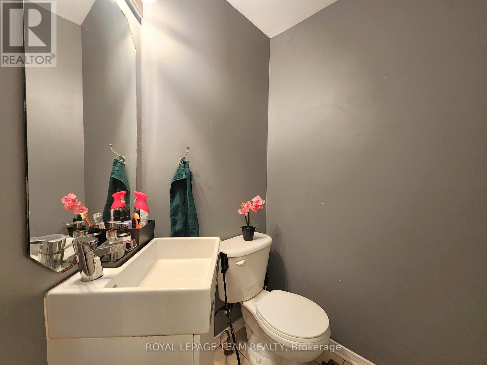 1312 Halton Terrace, Ottawa, Ontario  K2K 3K6 - Photo 5 - X12549544