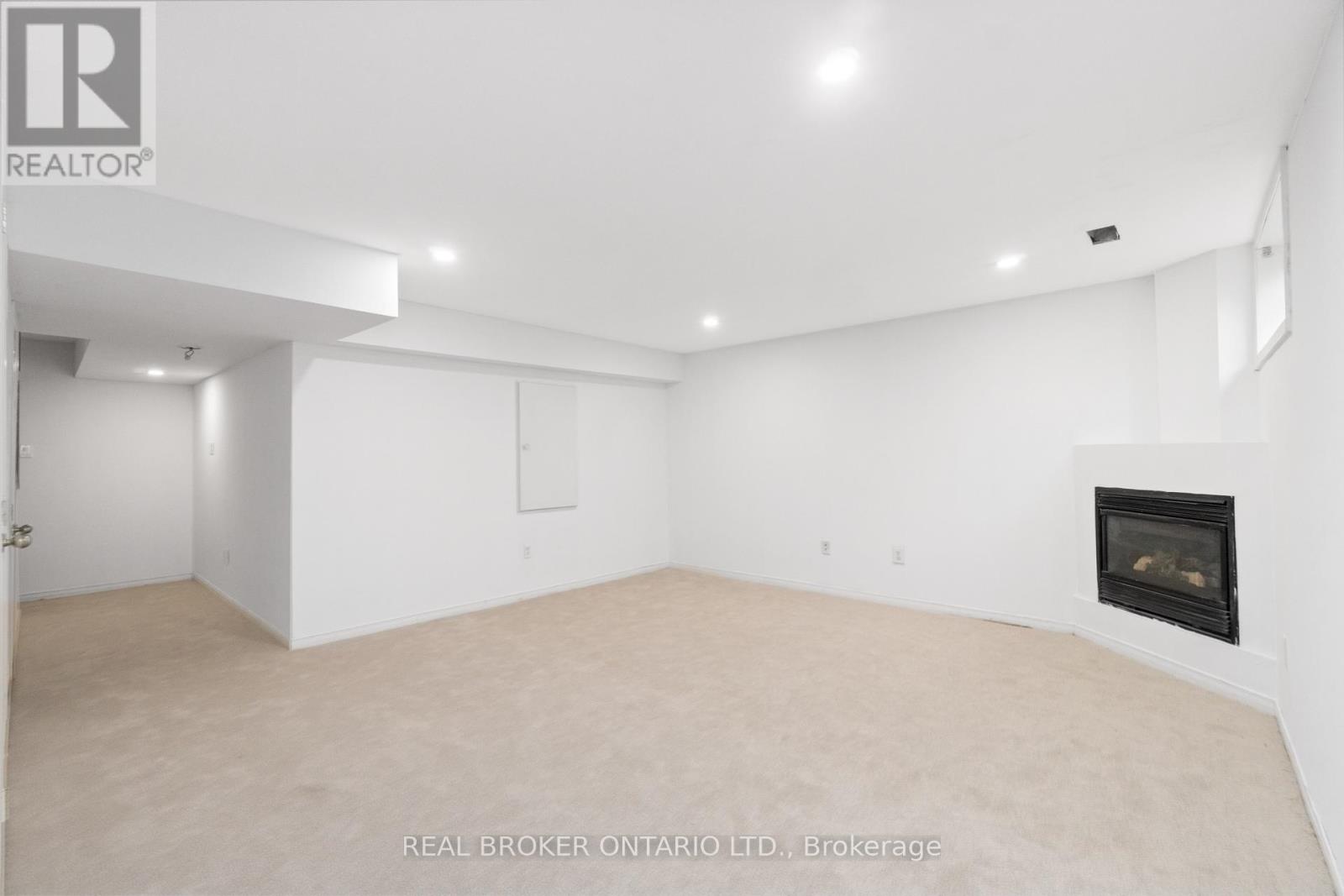 3 A Southpark Drive, Ottawa, Ontario  K1B 3B8 - Photo 41 - X12543770