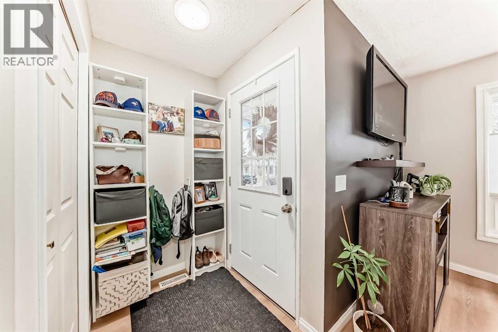 Lorem Ipsum Dolor S, Calgary, Alberta  T2W  - Photo 2 - DEMO29091851