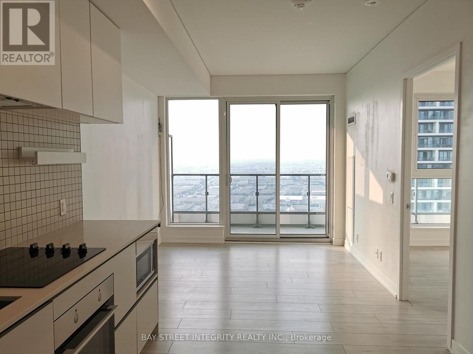 4211 - 5 BUTTERMILL AVENUE, Vaughan, Ontario