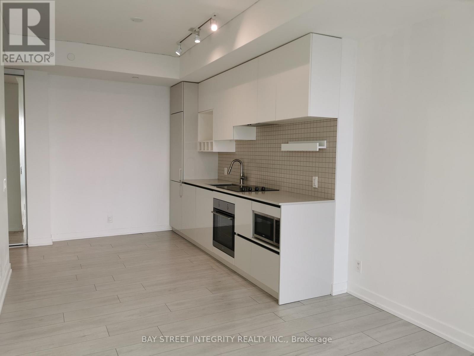 4211 - 5 Buttermill Avenue, Vaughan, Ontario  L4K 0J5 - Photo 2 - N12549546