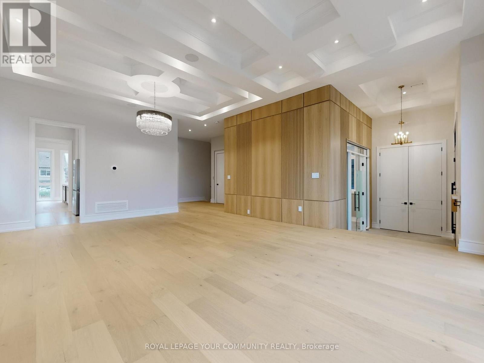 117 A Crestwood Road, Vaughan, Ontario  L4J 1A7 - Photo 10 - N12549550