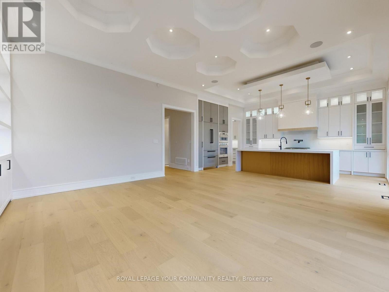 117 A Crestwood Road, Vaughan, Ontario  L4J 1A7 - Photo 15 - N12549550