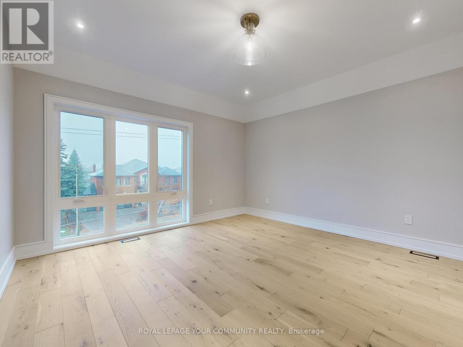 117 A Crestwood Road, Vaughan, Ontario  L4J 1A7 - Photo 41 - N12549550