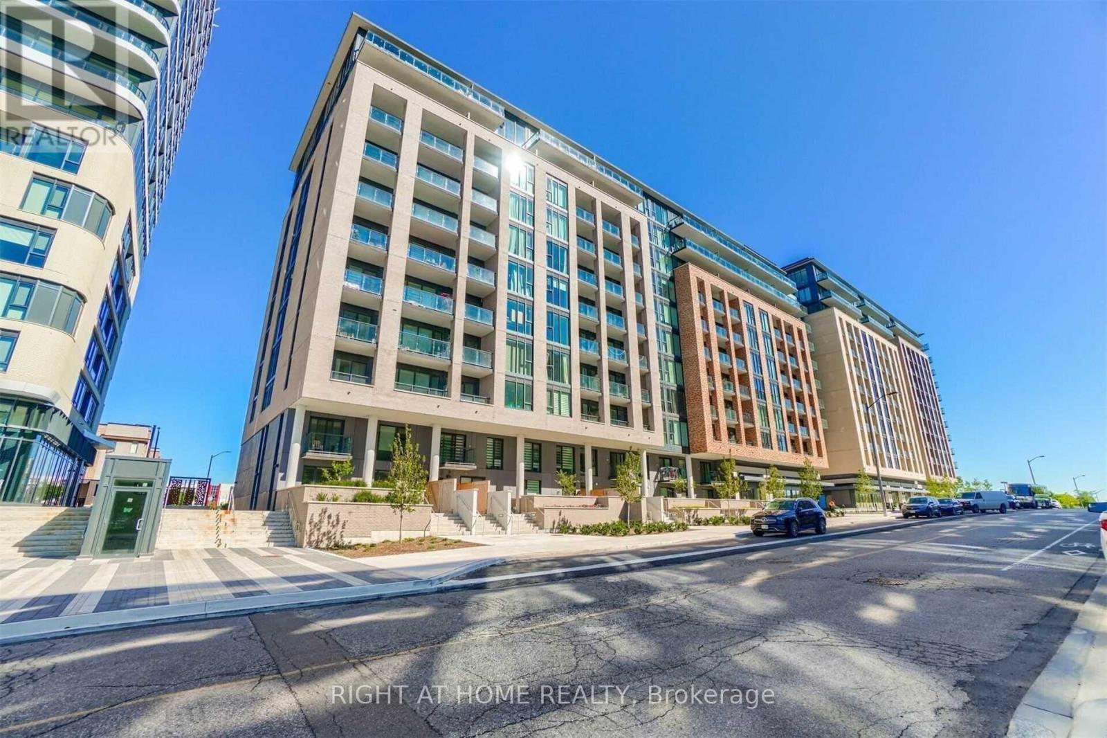 725 - 100 Eagle Rock Way, Vaughan, Ontario  L6A 5A7 - Photo 2 - N12549554