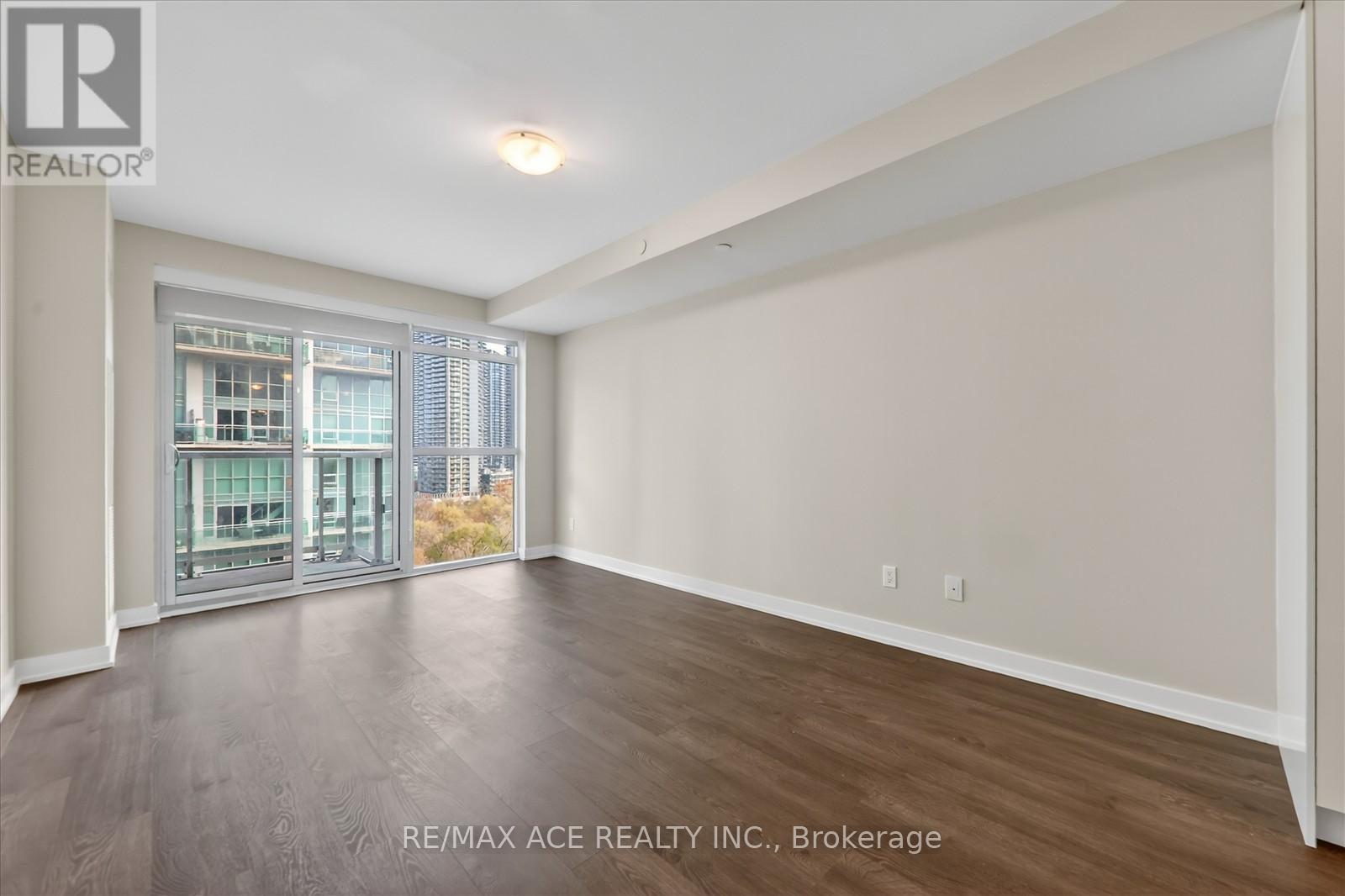 1003 - 251 Manitoba Street, Toronto, Ontario  M8Y 0C7 - Photo 11 - W12549538