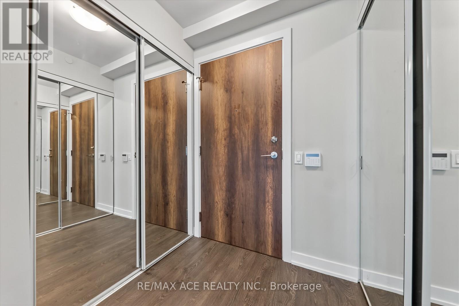 1003 - 251 Manitoba Street, Toronto, Ontario  M8Y 0C7 - Photo 7 - W12549538