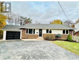 7 Isherwood Court, Mississauga (Streetsville), Ca