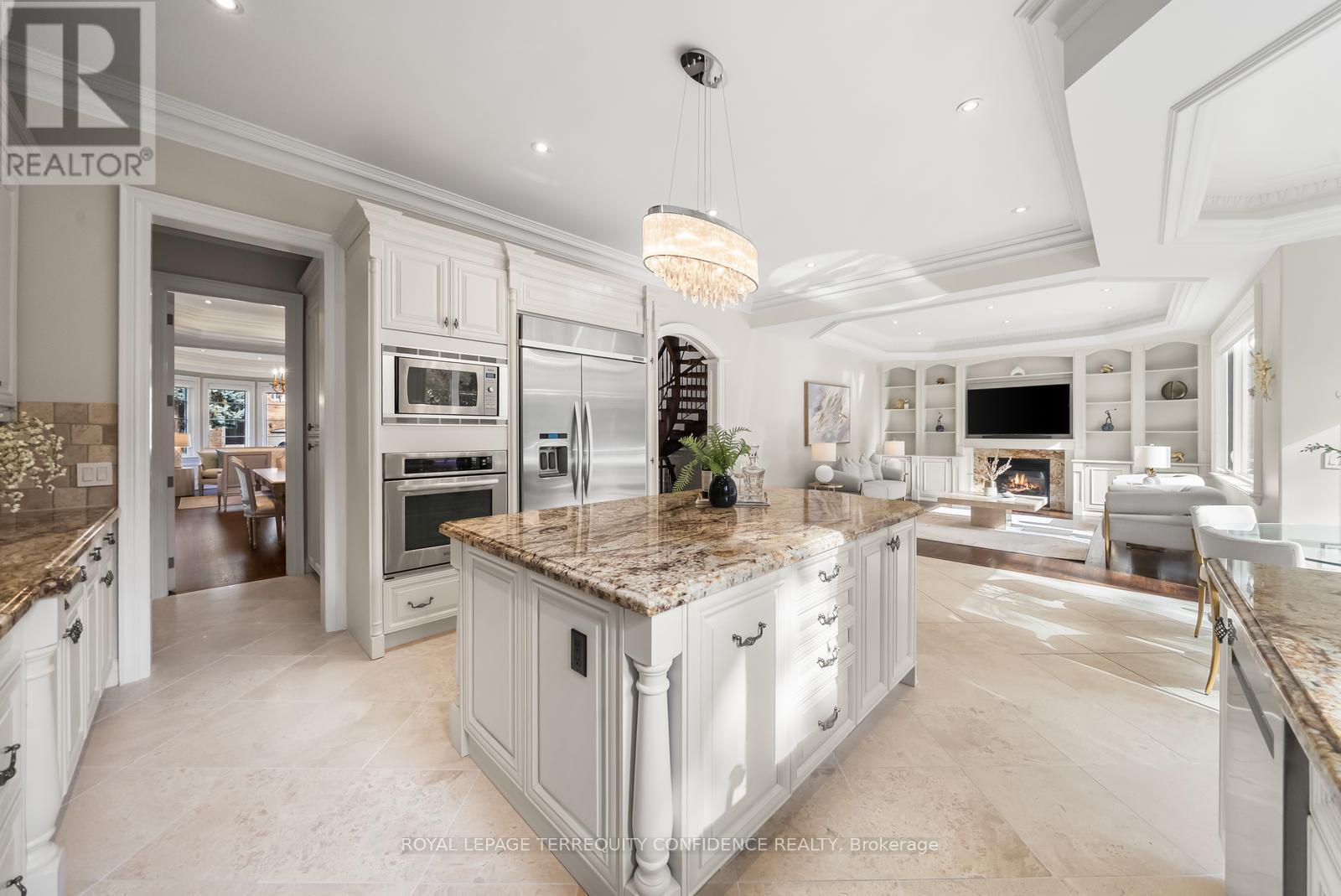 255 Dunview Avenue, Toronto, Ontario  M2N 4J3 - Photo 12 - C12490160