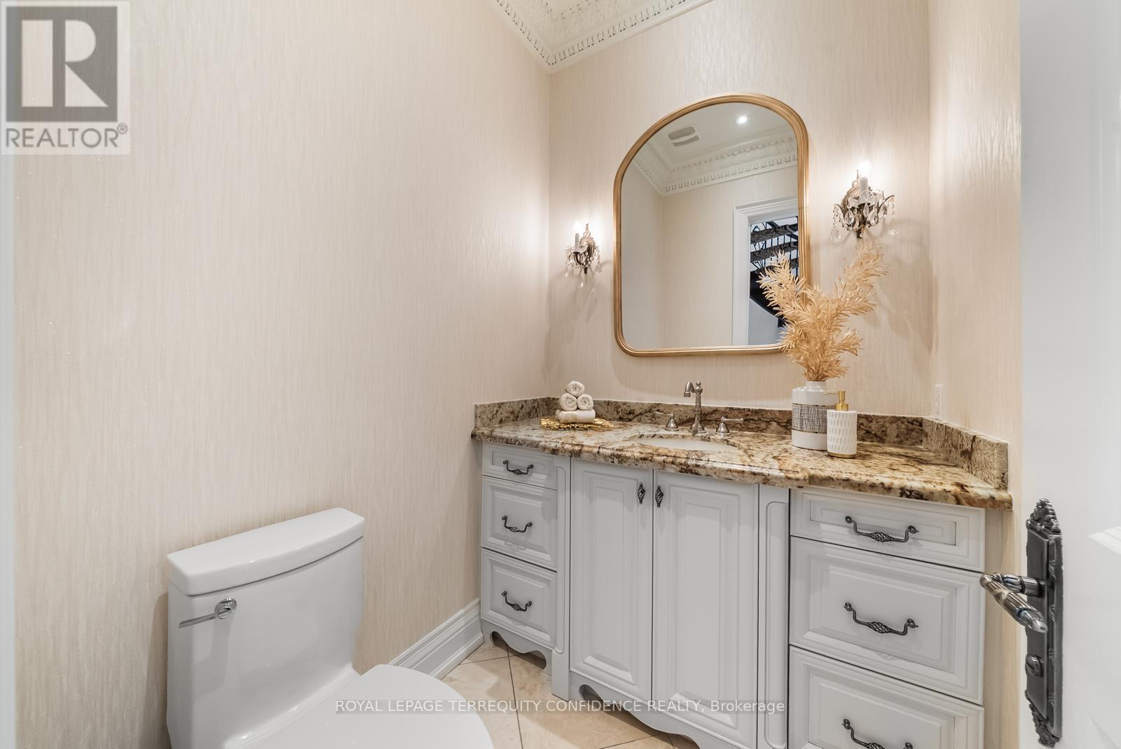 255 Dunview Avenue, Toronto, Ontario  M2N 4J3 - Photo 18 - C12490160